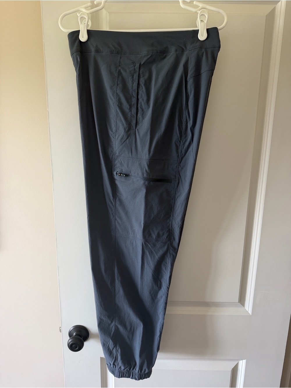 Mountain Hardwear Women’s Jogger Pants in Charcoal
